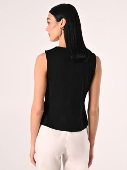 Schwarzes Top mit Schmuck-Detail det_3