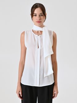 White Top with Bow and Sewn Pleats det_2