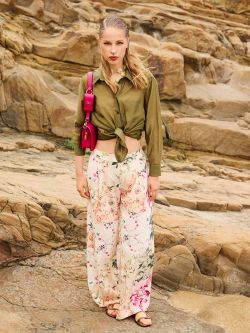 Lockere Hose mit Blumenmuster sp_e1