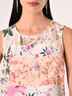 Top mit Blumenmuster in_i5
