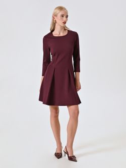 Kleid mit Tellerrock in Bordeaux in_i7