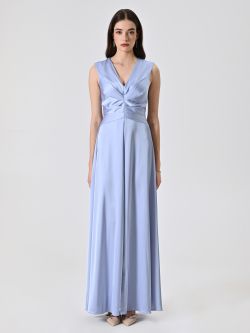Langes Kleid in Hellblau mit genähten Falten det_1