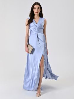Langes Kleid in Hellblau mit genähten Falten sp_e1