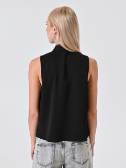 Camisa negra sin mangas con volantes det_3
