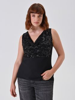 Curvy-Top mit Pailletten in Schwarz in_i7
