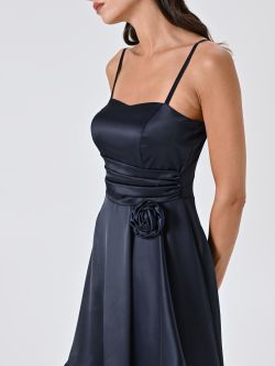 Kleid mit Tellerrock in Blau in_i5