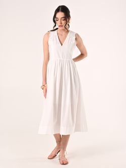 Abito Bianco con Inserti in Pizzo Macramé in_i7