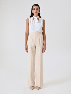 Ausgestellte Hose aus technischem Gewebe in dunklem Beige det_1