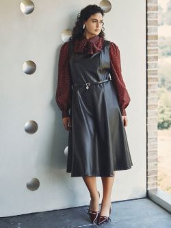 Robe Curvy évasée en simili cuir sp_e1