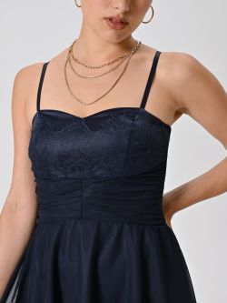Kurzes Kleid mit Tellerrock in Marineblau in_i5