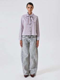 Gestreifte Bluse in Bordeaux mit Schleife det_1