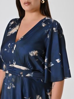 Vestido curvy azul con estampado floral in_i5