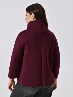 Abrigo curvy estilo capa de neopreno burdeos det_3