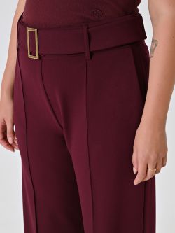 Pantalón curvy burdeos con hebilla in_i5