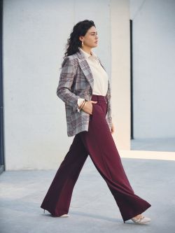 Pantalón curvy burdeos con hebilla sp_e1