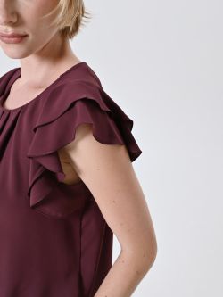 Burgundy Top with Cap Sleeves in_i5