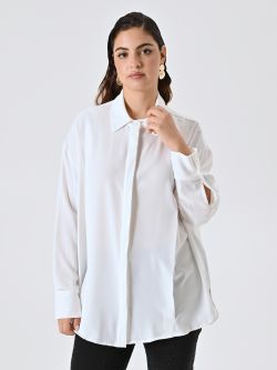 Curvy White Shirt in_i7