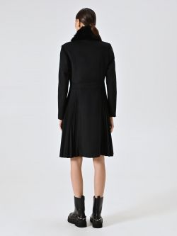 Cappotto Nero Plissé con Collo in Pelliccia det_3
