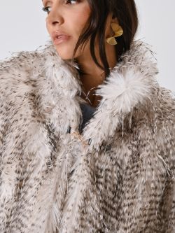 Jacke mit Pelzeffekt in_i5