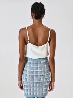 White Top with Draped Neckline det_3