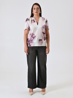 Blusa curvy con estampado floral det_1