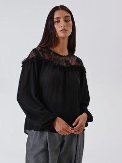 Czarna bluzka z koronkowym karczkiem in_i7