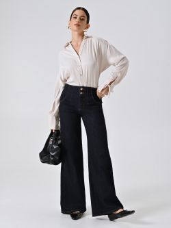 Jeans mit dunkler Waschung und weitem Bein sp_e1