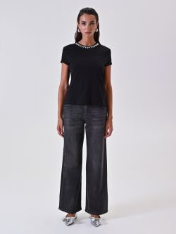 T-Shirt Nera con Girocollo Strass det_1