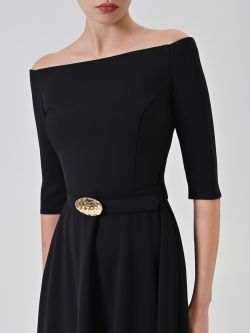 Schwarzes Midikleid mit Gürtel und U-Boot-Ausschnitt in_i5