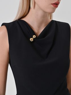 Schwarzer Palazzo-Jumpsuit mit Schmuckdetail in_i5
