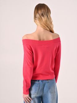 Pull fuchsia à épaule dénudée det_3