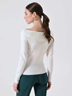 Pullover in Weiß mit geripptem Halsausschnitt det_3