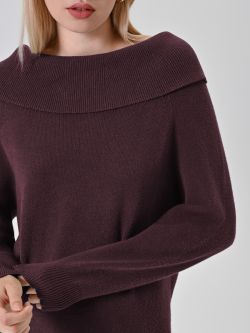 Robe en maille bordeaux à col roulé in_i5
