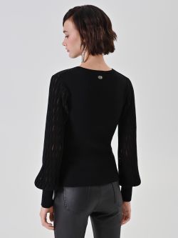 Maglia nera con maniche traforate det_3
