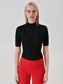 Schwarzes Rollkragenshirt mit Zierknöpfen det_2