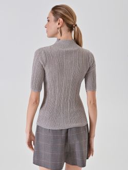 Maglia lupetto platino in lurex a costine det_3
