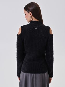 Czarny półgolf Fluffy det_3