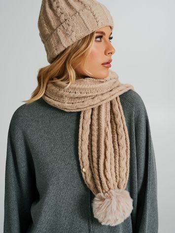 Scarf with pom-pom   Rinascimento