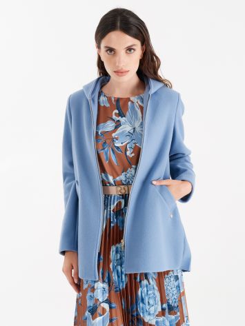 decollete azzurro pastello