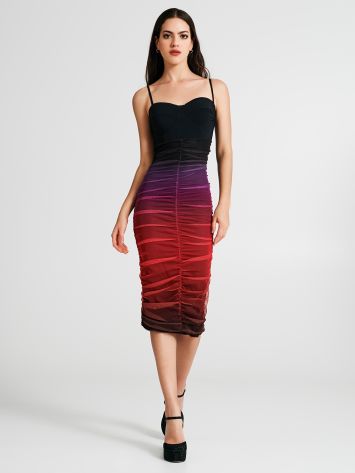 Langes Kleid aus Satin   Rinascimento