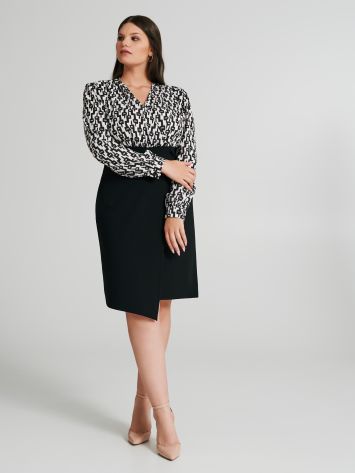 Curvy sheath dress with geometric print   Rinascimento