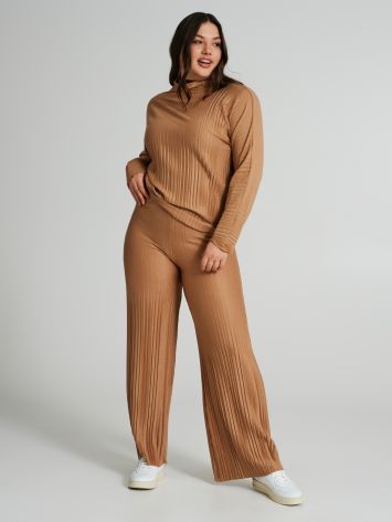 Curvy straight-cut pleated trousers  Rinascimento