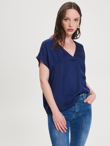 T-Shirt aus 100 % ECOVERO®-Viskose-Satin in Blau  Rinascimento