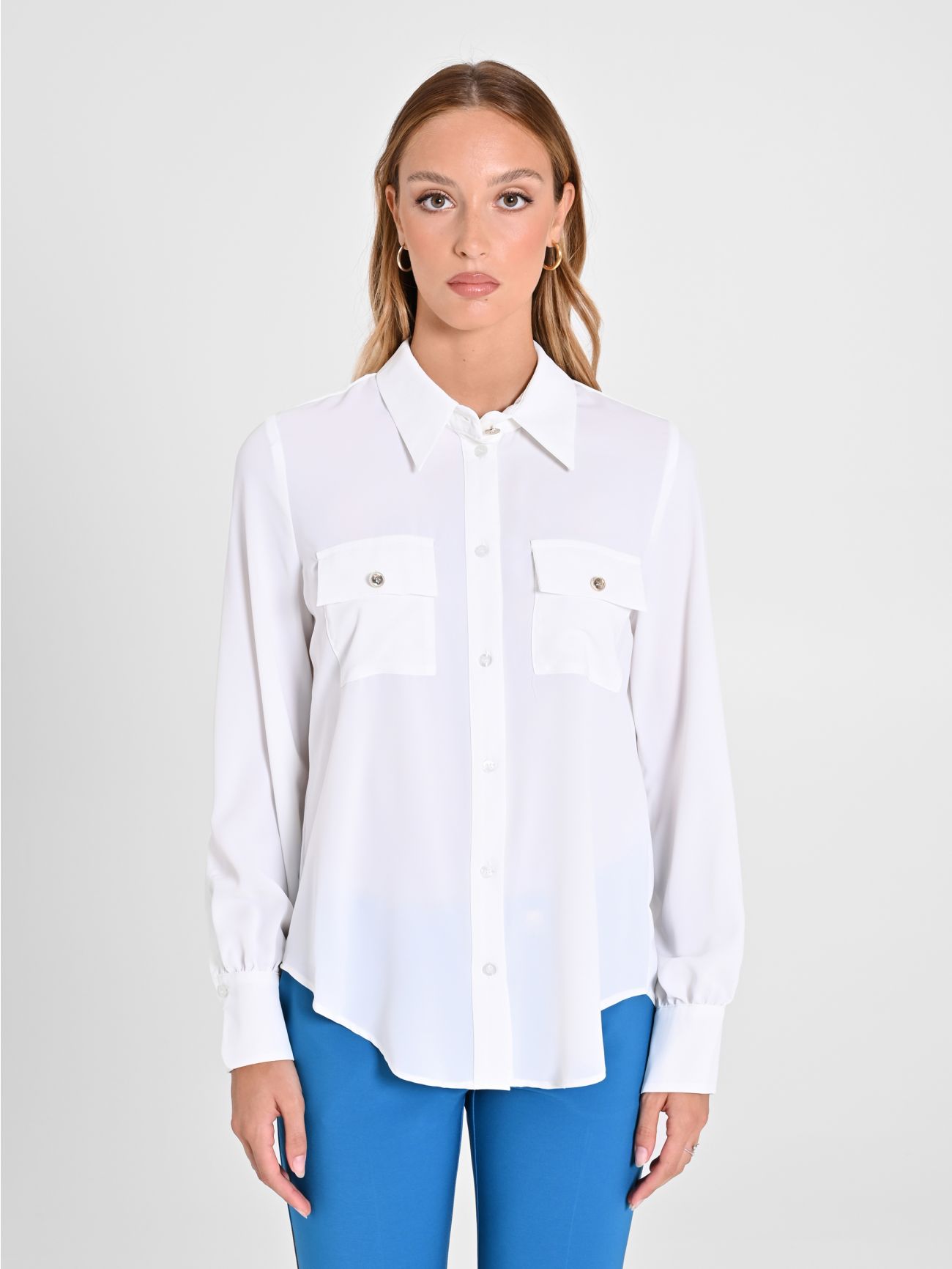Camicia aperta sul seno shop