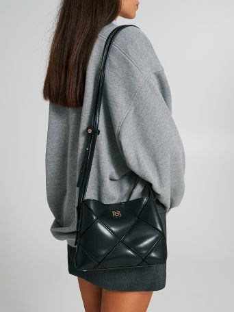 Tasche mit Origami-Muster