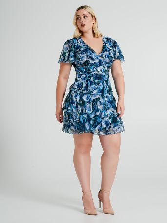 Curvy flouncy dress with a floral print