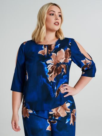Curvy blouse with cut-out sleeves 