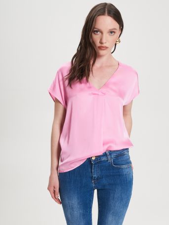 Pink T-shirt in 100% ECOVERO® viscose satin