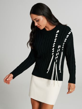 Pullover mit zweifarbigem Zopfmuster