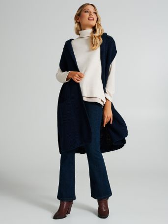 Long knitted waistcoat with hood